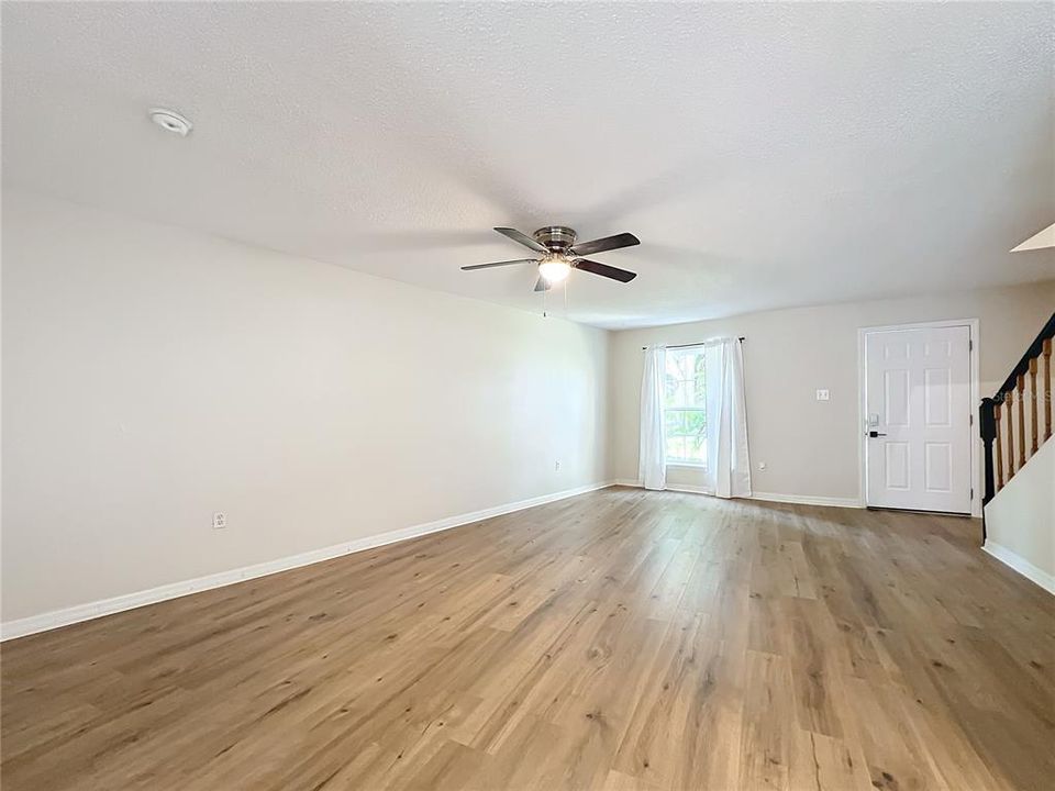 For Sale: $170,000 (2 beds, 1 baths, 1324 Square Feet)