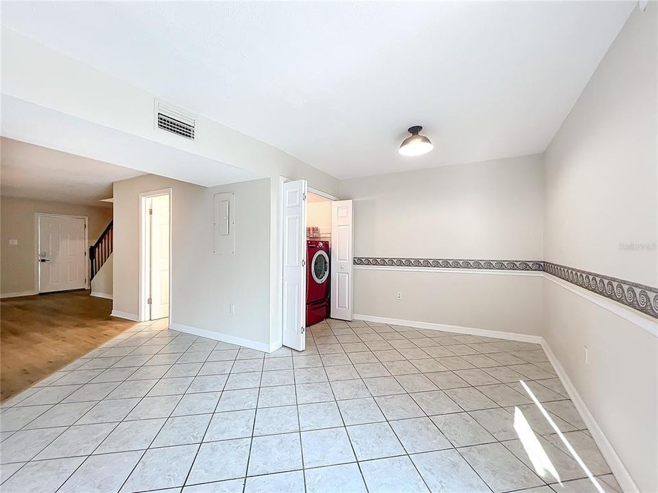 For Sale: $169,500 (2 beds, 1 baths, 1324 Square Feet)