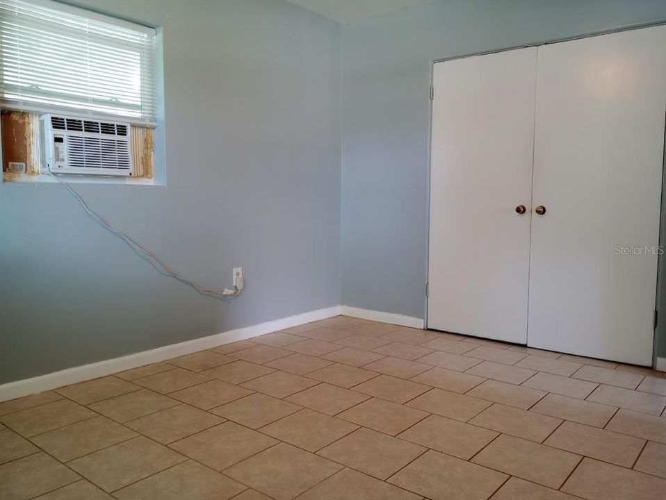 For Rent: $1,300 (1 beds, 1 baths, 800 Square Feet)