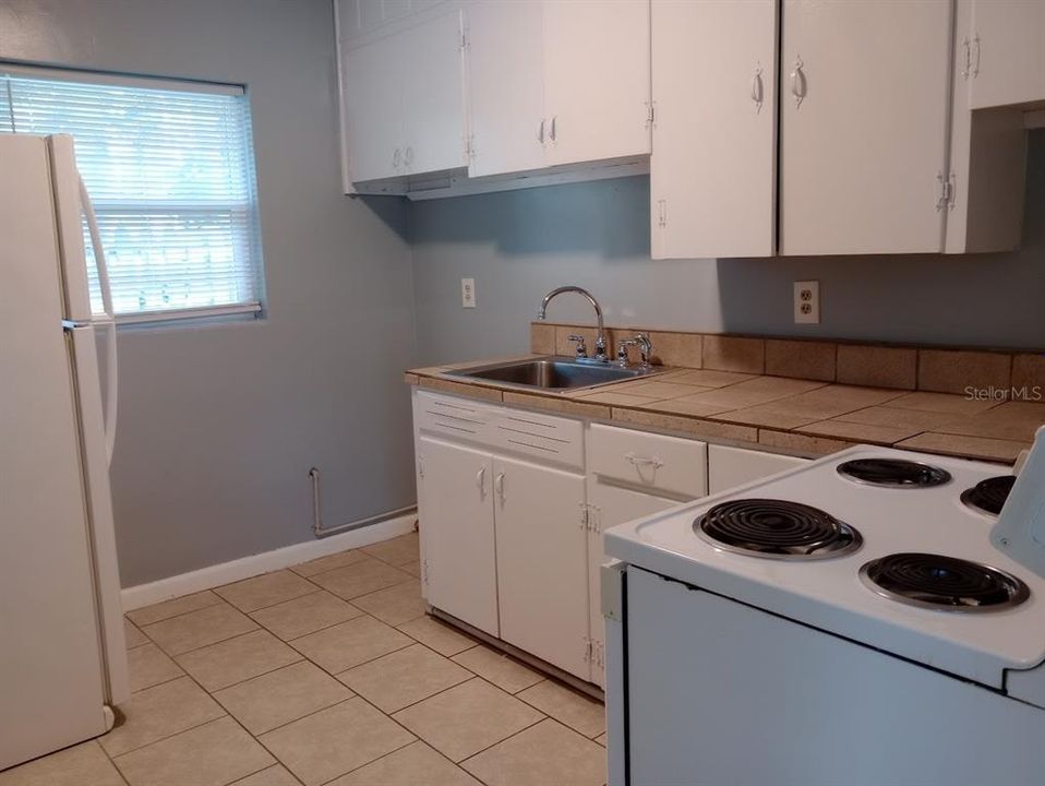 For Rent: $1,300 (1 beds, 1 baths, 800 Square Feet)