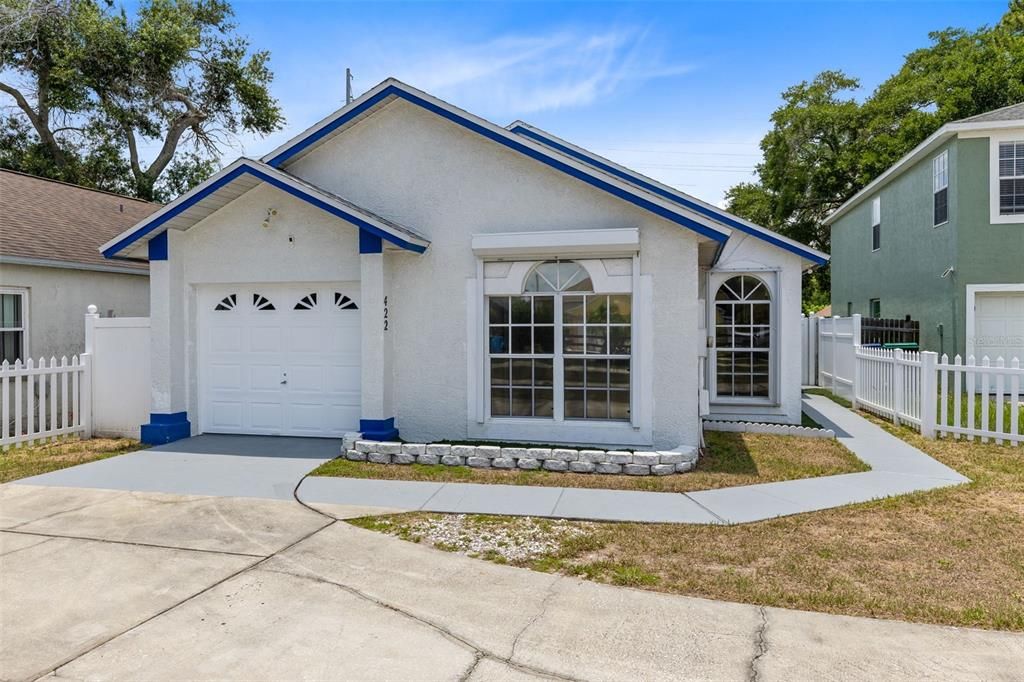 Active With Contract: $350,000 (3 beds, 2 baths, 1314 Square Feet)