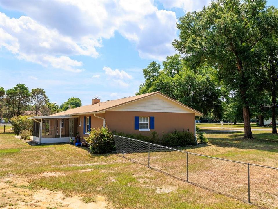 For Sale: $375,000 (3 beds, 2 baths, 2215 Square Feet)