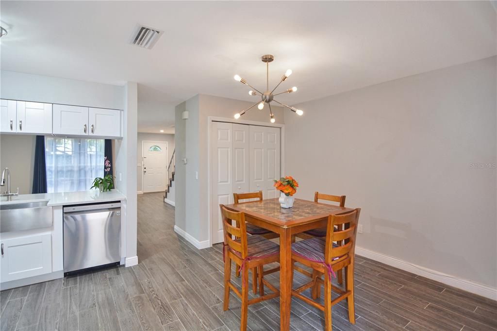 Active With Contract: $274,900 (3 beds, 2 baths, 1330 Square Feet)