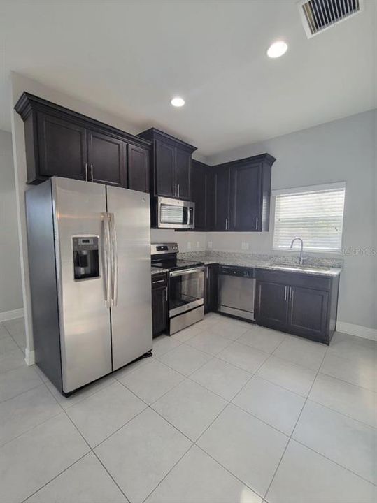 For Rent: $3,600 (3 beds, 3 baths, 1718 Square Feet)