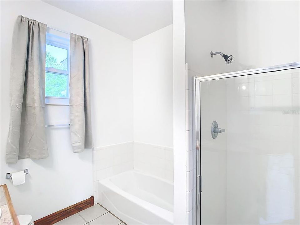 Active With Contract: $269,900 (3 beds, 2 baths, 1277 Square Feet)