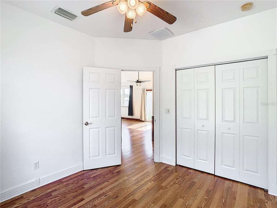 Active With Contract: $269,900 (3 beds, 2 baths, 1277 Square Feet)