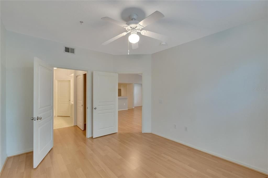 For Rent: $1,500 (1 beds, 1 baths, 851 Square Feet)