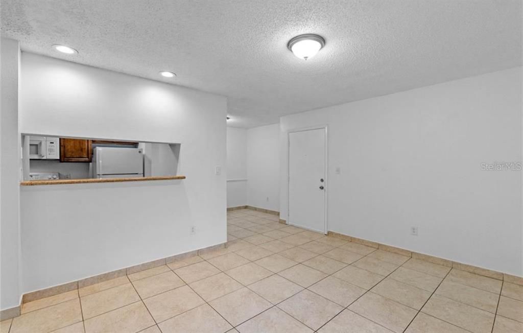 Recently Sold: $151,000 (1 beds, 1 baths, 700 Square Feet)