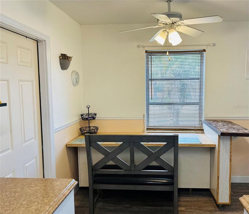 Active With Contract: $170,000 (1 beds, 1 baths, 621 Square Feet)