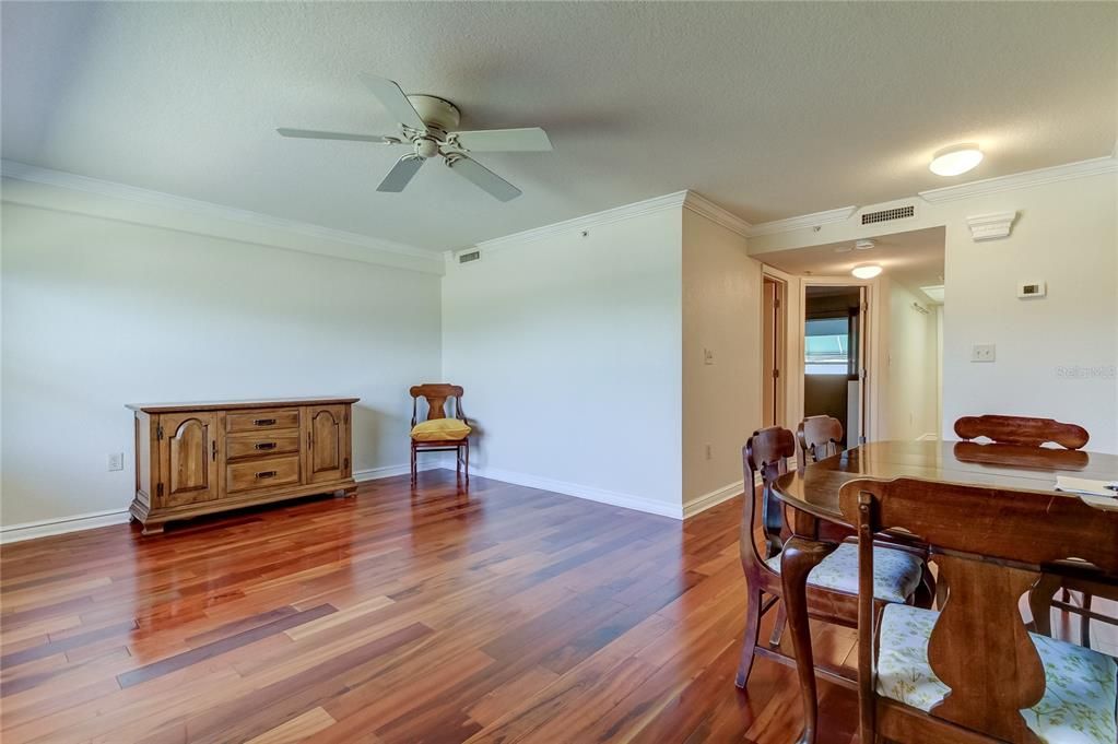 For Sale: $100,000 (1 beds, 1 baths, 660 Square Feet)