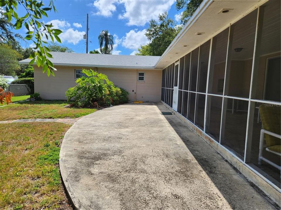 Active With Contract: $769,500 (3 beds, 3 baths, 1776 Square Feet)