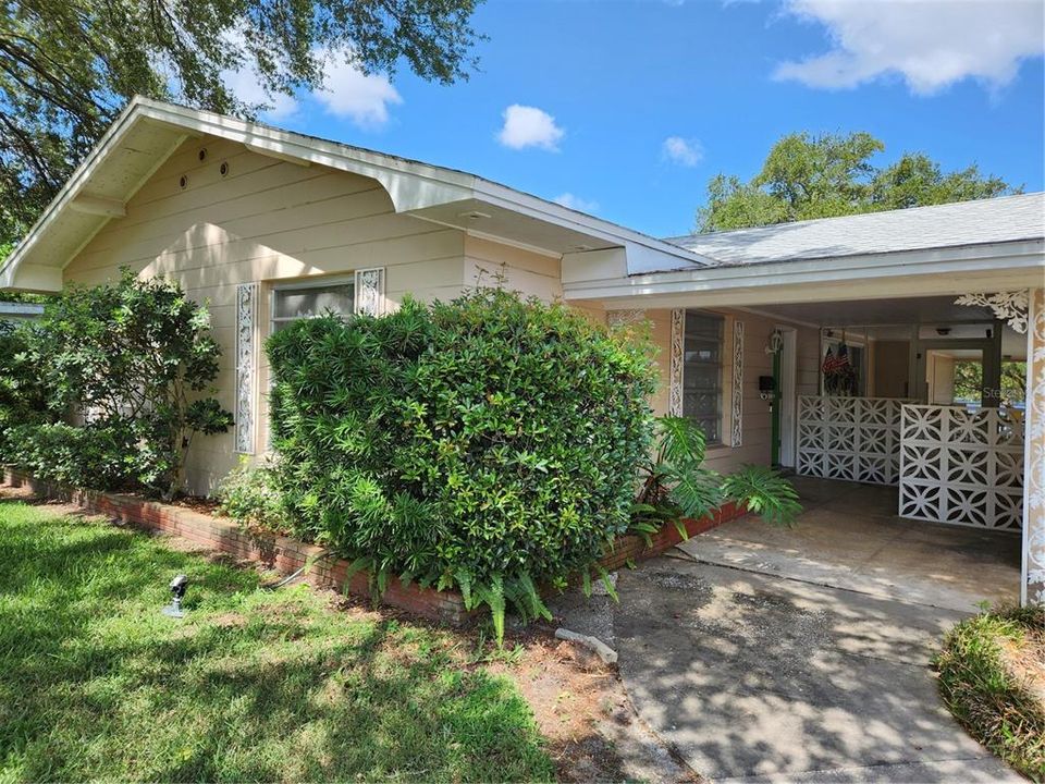 Active With Contract: $769,500 (3 beds, 3 baths, 1776 Square Feet)