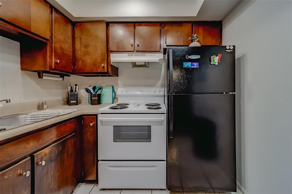 For Sale: $140,000 (1 beds, 1 baths, 720 Square Feet)