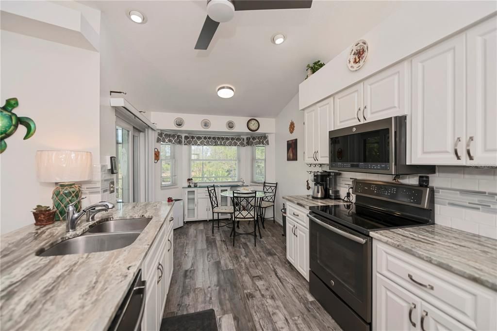 Gorgeous quartz countertops!