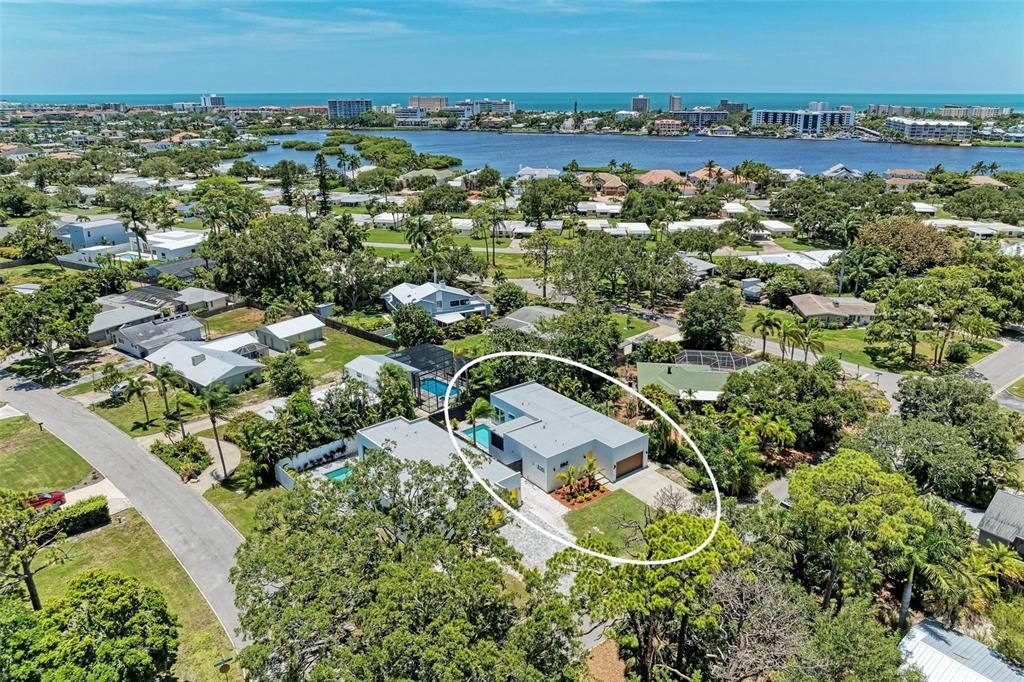 For Sale: $1,099,000 (3 beds, 2 baths, 1925 Square Feet)