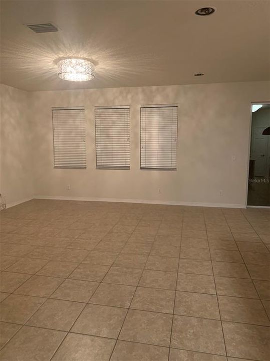 For Rent: $2,395 (4 beds, 3 baths, 2599 Square Feet)
