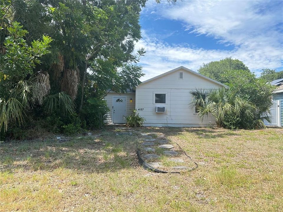 Main house Front