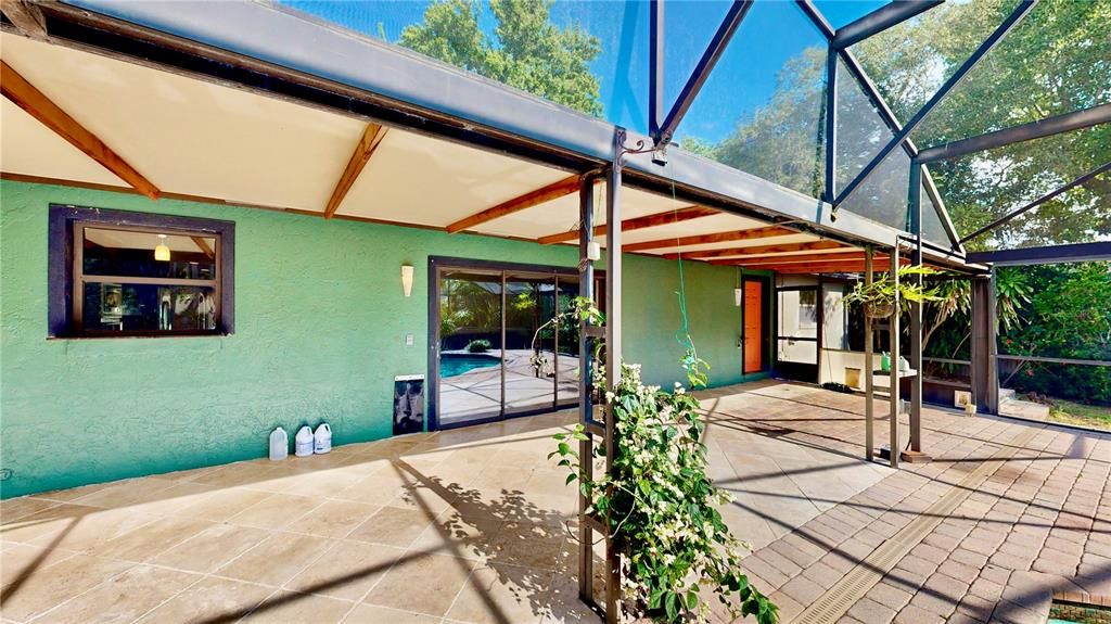 En Venta: $625,000 (4 camas, 2 baños, 2398 Pies cuadrados)