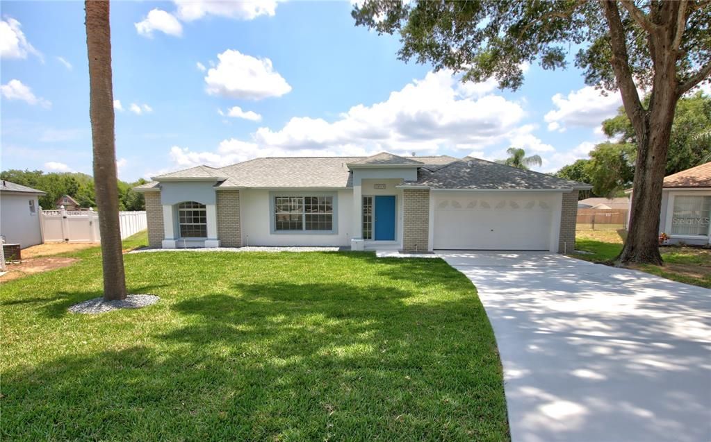 For Sale: $469,900 (4 beds, 2 baths, 1660 Square Feet)