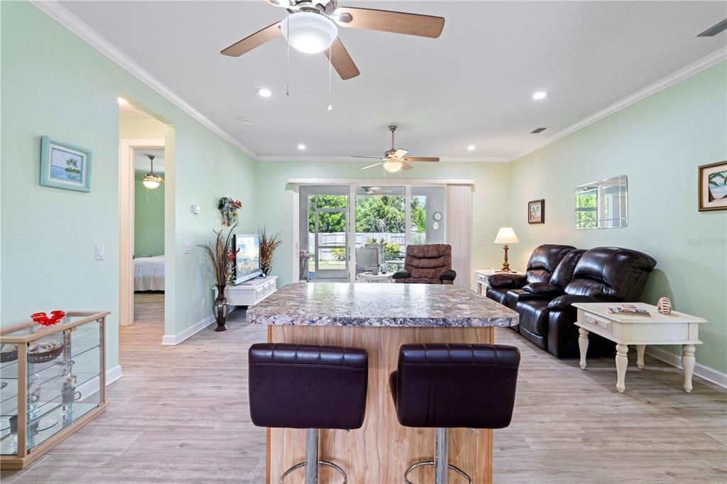 For Sale: $365,000 (3 beds, 2 baths, 1376 Square Feet)