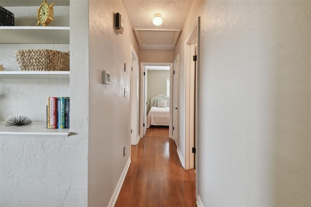 Recently Sold: $469,000 (2 beds, 1 baths, 1140 Square Feet)