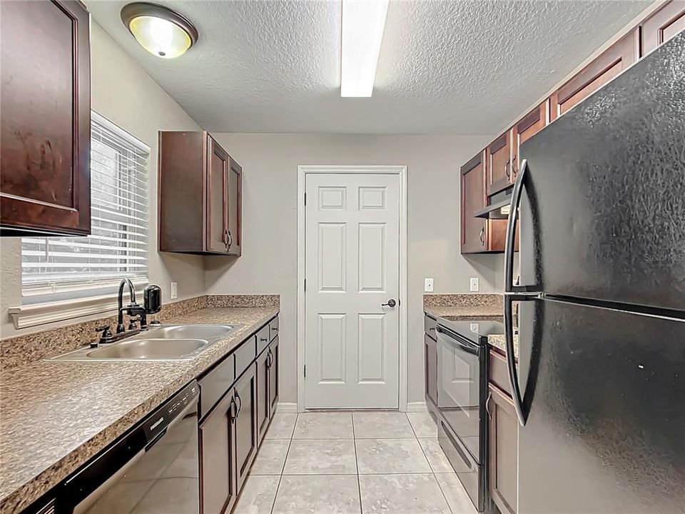 For Sale: $224,900 (3 beds, 2 baths, 1072 Square Feet)