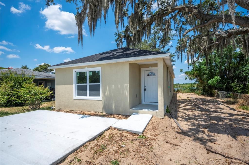 For Sale: $269,900 (3 beds, 2 baths, 1259 Square Feet)