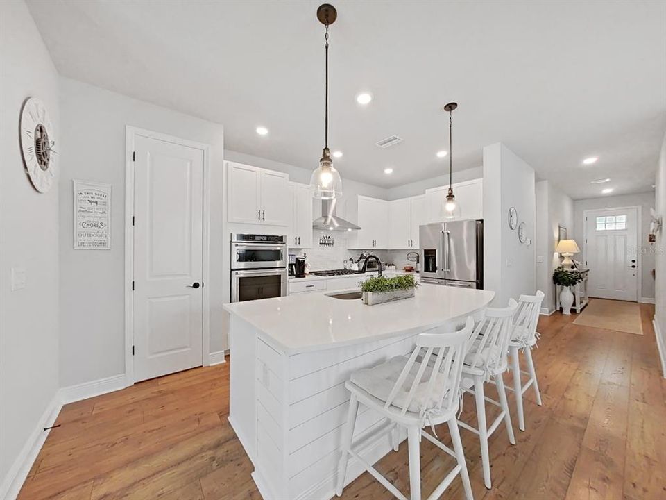 For Sale: $599,900 (3 beds, 2 baths, 1715 Square Feet)