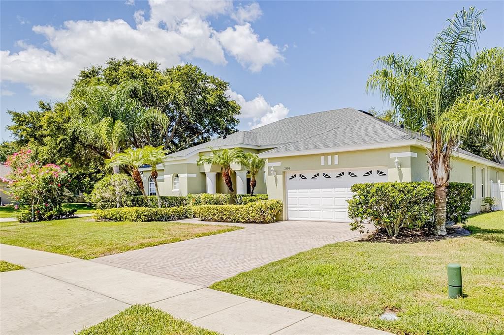 For Sale: $595,000 (4 beds, 3 baths, 2547 Square Feet)