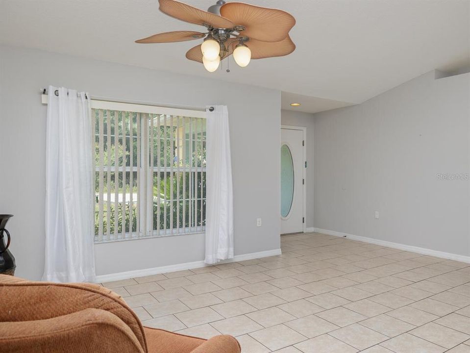 For Sale: $275,000 (3 beds, 2 baths, 1458 Square Feet)