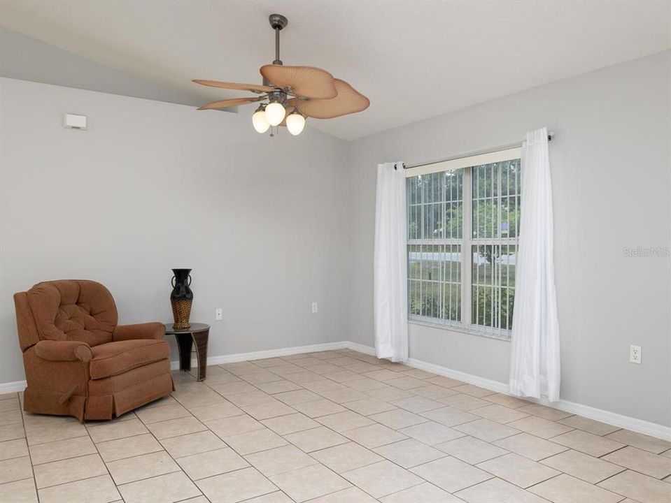 For Sale: $275,000 (3 beds, 2 baths, 1458 Square Feet)