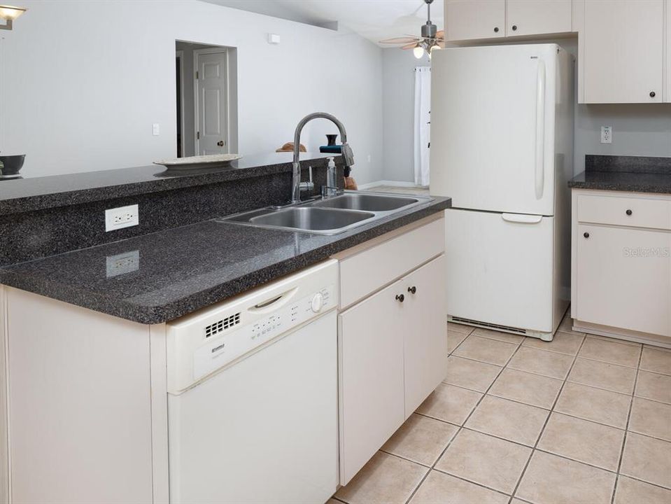 For Sale: $275,000 (3 beds, 2 baths, 1458 Square Feet)