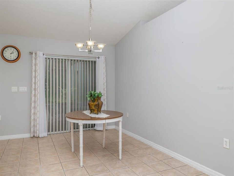 For Sale: $275,000 (3 beds, 2 baths, 1458 Square Feet)