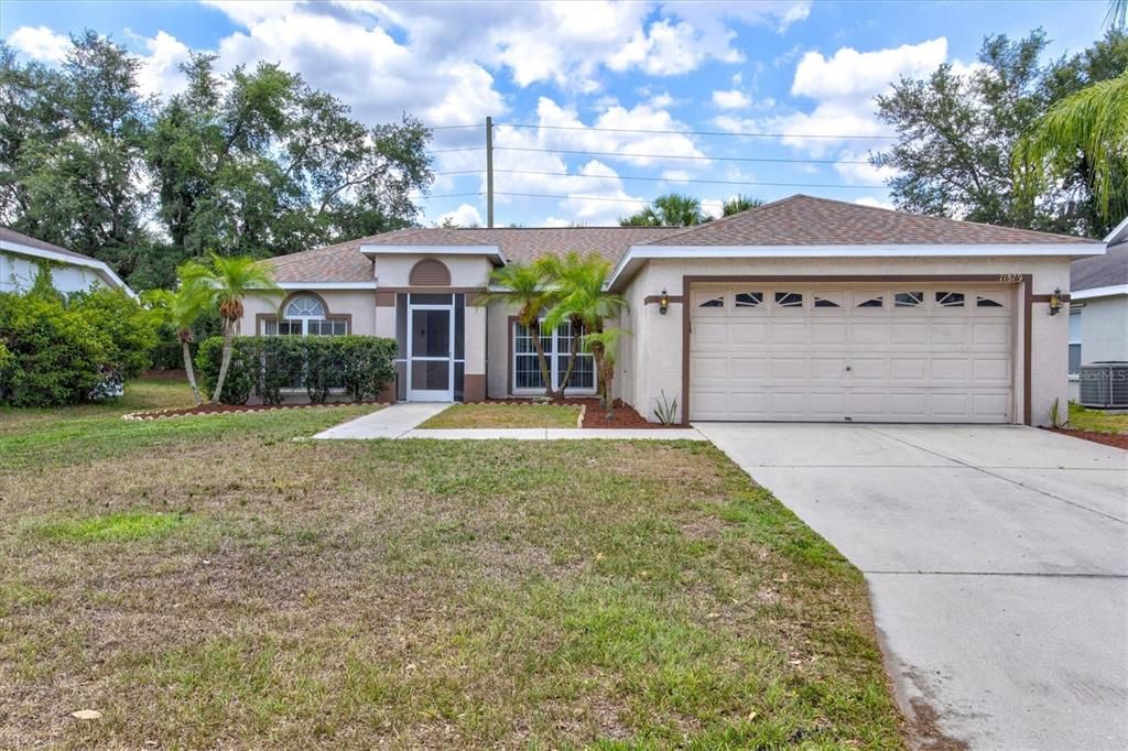 For Sale: $349,900 (4 beds, 2 baths, 1611 Square Feet)