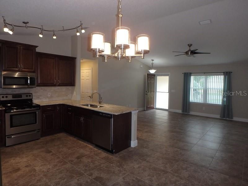 Active With Contract: $1,895 (3 beds, 2 baths, 1230 Square Feet)