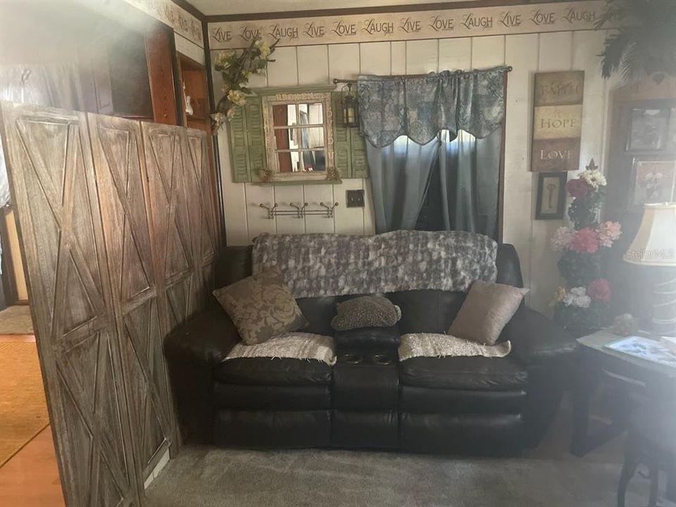 For Sale: $120,000 (2 beds, 1 baths, 650 Square Feet)