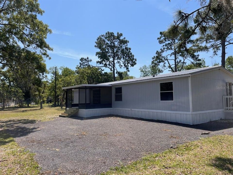 Active With Contract: $279,900 (3 beds, 2 baths, 1764 Square Feet)