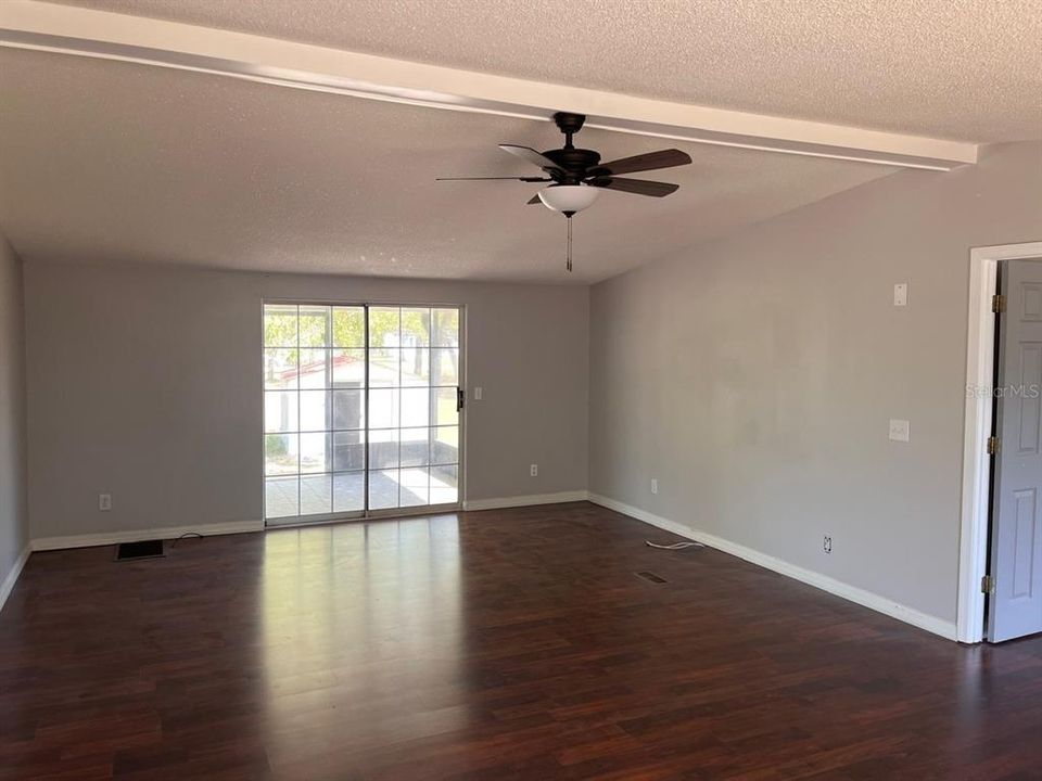 Active With Contract: $279,900 (3 beds, 2 baths, 1764 Square Feet)