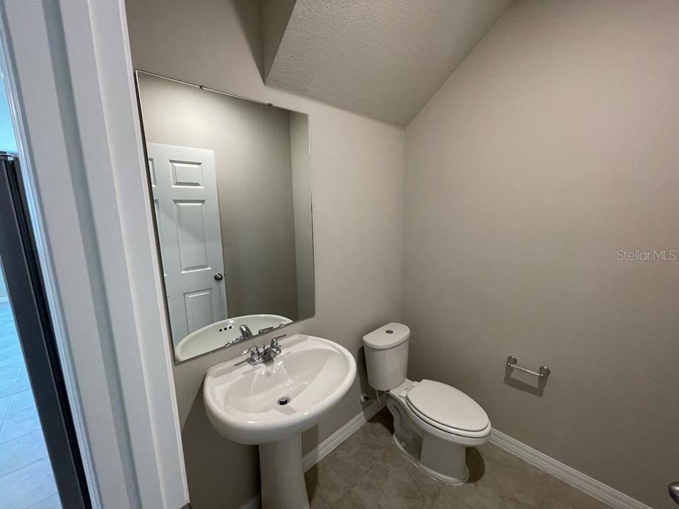 出租: $2,275 (3 贝兹, 2 浴室, 1566 平方英尺)