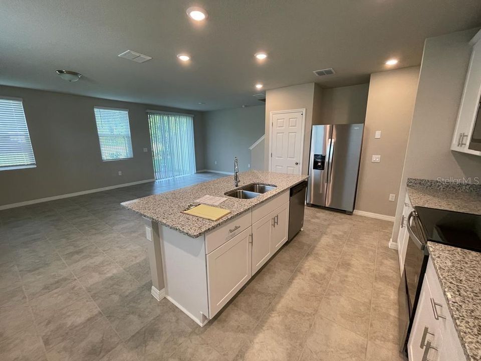 For Rent: $2,275 (3 beds, 2 baths, 1566 Square Feet)