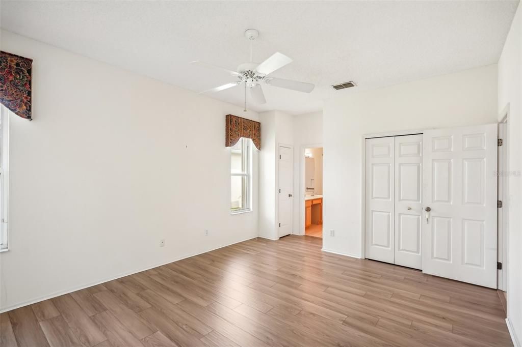 For Sale: $550,000 (2 beds, 2 baths, 1697 Square Feet)