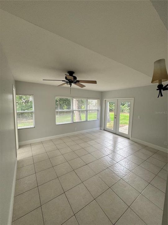 For Rent: $2,400 (3 beds, 2 baths, 1708 Square Feet)