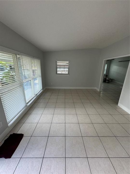 For Rent: $2,400 (3 beds, 2 baths, 1708 Square Feet)