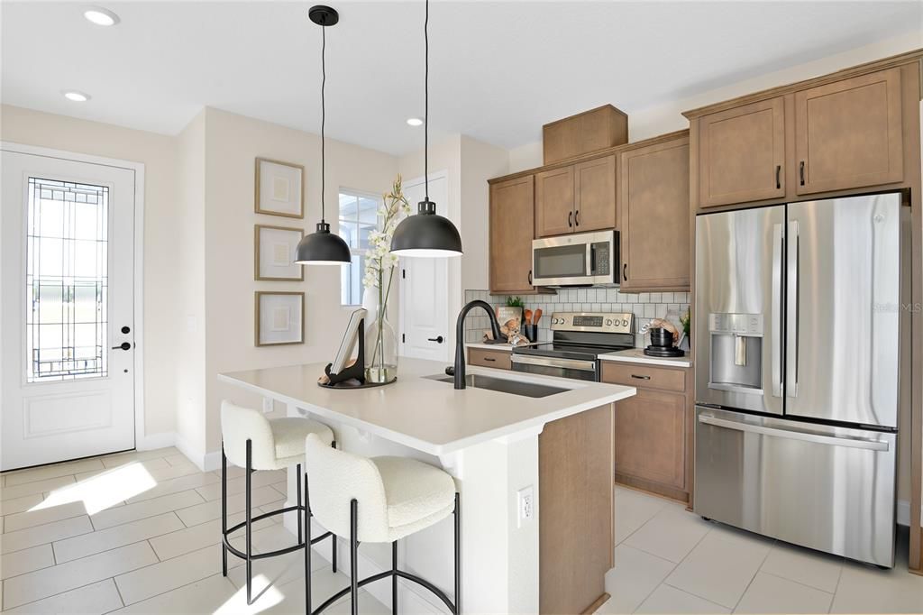 Active With Contract: $363,768 (3 beds, 2 baths, 1515 Square Feet)