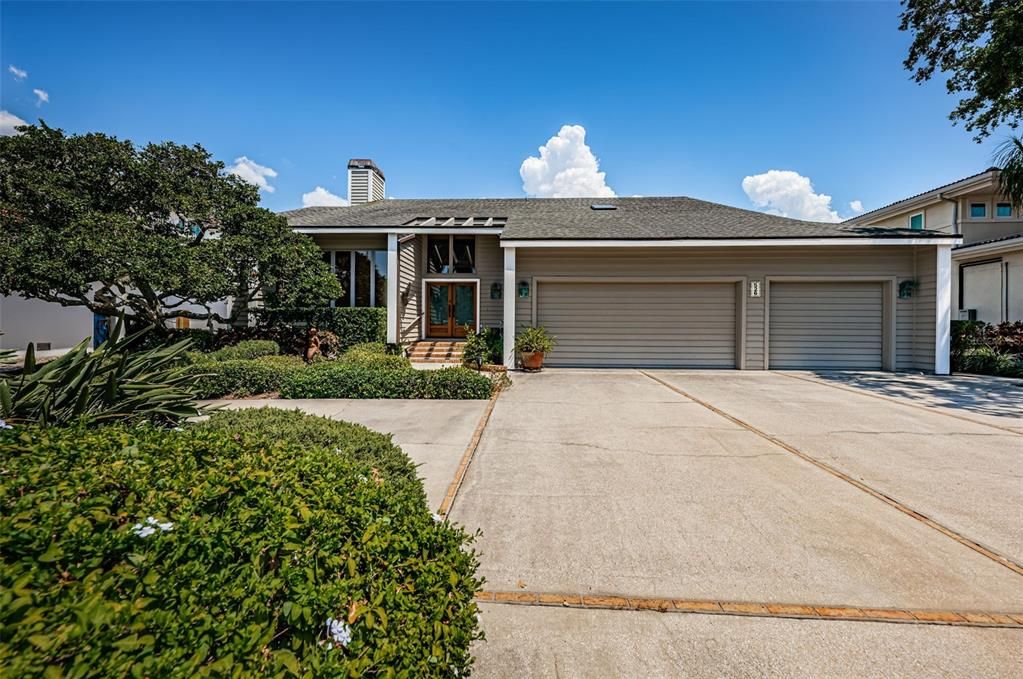 For Sale: $2,600,000 (3 beds, 3 baths, 3249 Square Feet)