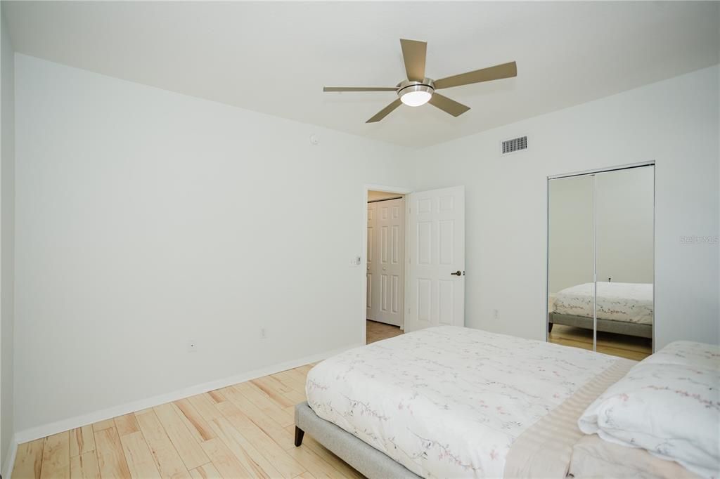 For Sale: $320,000 (2 beds, 2 baths, 1088 Square Feet)