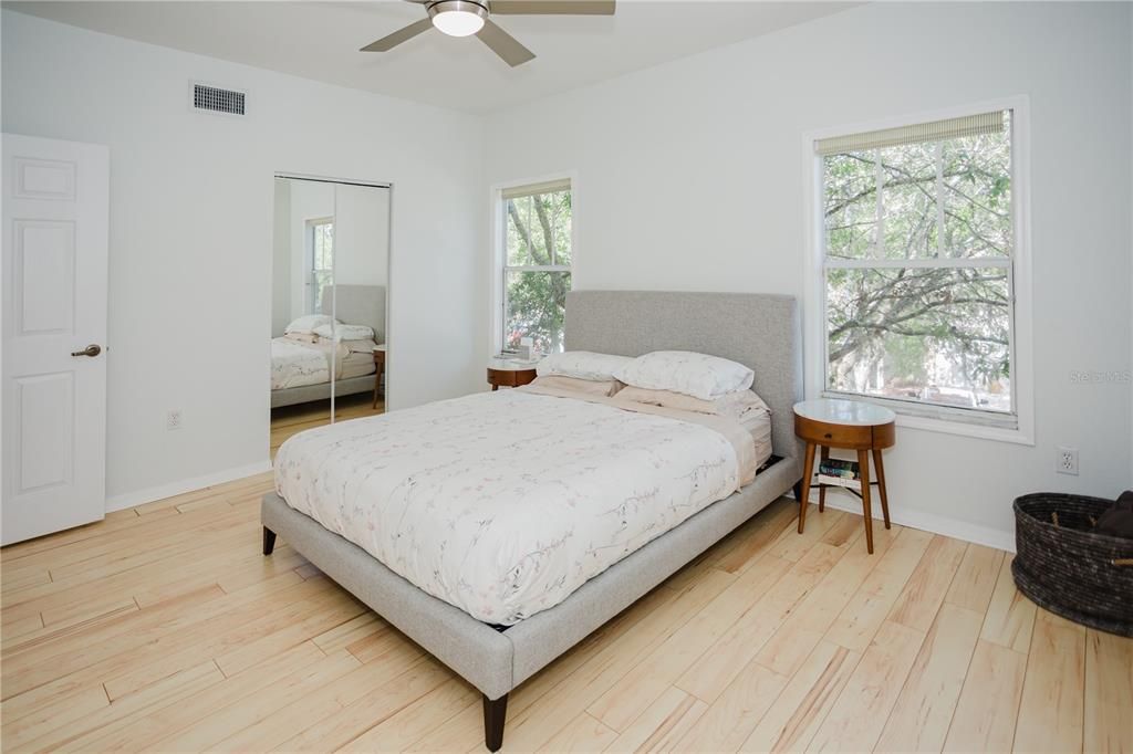 For Sale: $320,000 (2 beds, 2 baths, 1088 Square Feet)