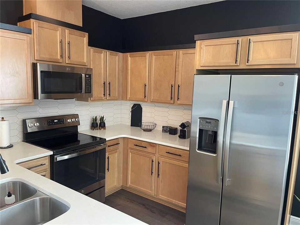 For Rent: $1,850 (1 beds, 1 baths, 772 Square Feet)