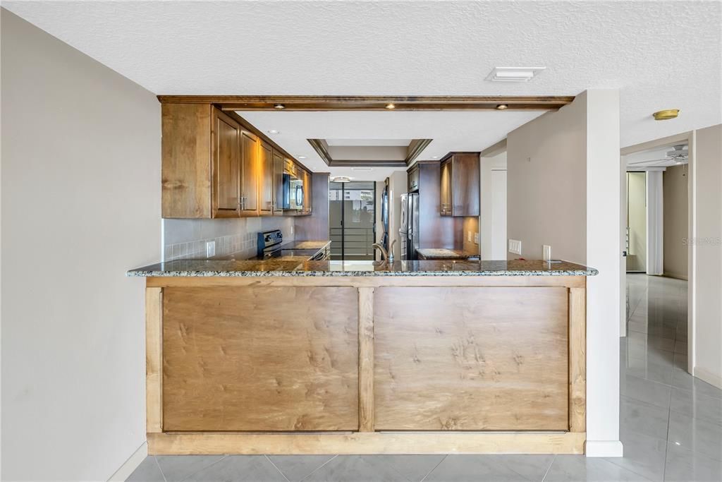 For Sale: $575,000 (1 beds, 1 baths, 1085 Square Feet)