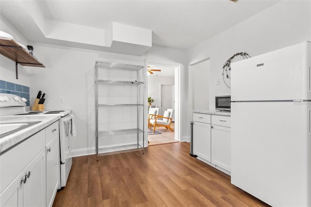 For Sale: $329,700 (3 beds, 2 baths, 1398 Square Feet)